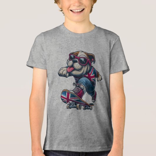 Koele Britse Bulldog op Skateboard Tri-Blend Shirt (Voorkant)