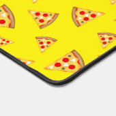 Koele en leuke pizza plakjes patroon neon geel bureaumat (Hoek)