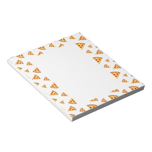 Koele en leuke pizza plakjes patroon op wit notitieblok (Schuin)
