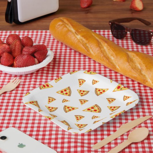 Koele en leuke pizza plakjes patroon op wit papieren bordje (Picknick)