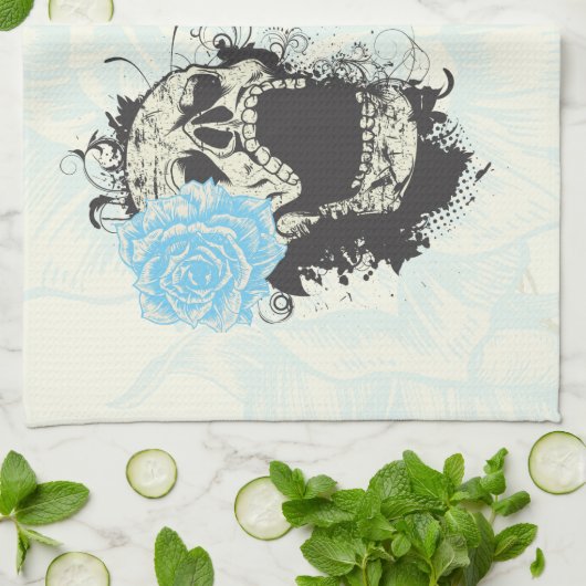Koele gotische schedel en blauw roos op maat theedoek (Gevouwen)