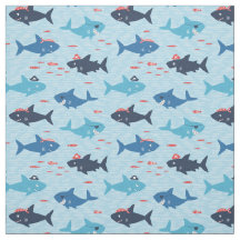 Koele haaien met piraat petten op lichtblauw