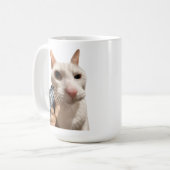 Koele kat met pistool grappige meme koffiemok (Voorkant links)