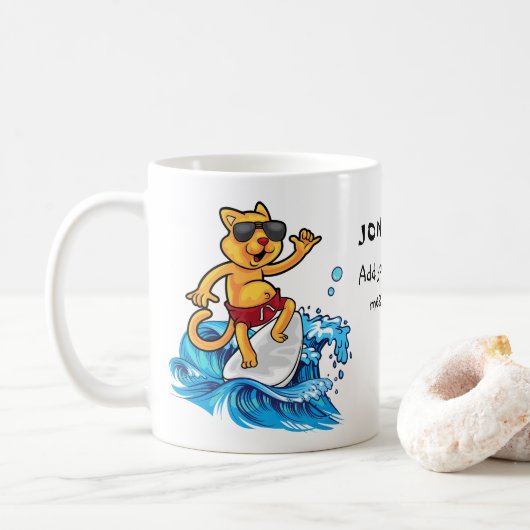 Koele kat surfer op maat koffiemok (Met donut)