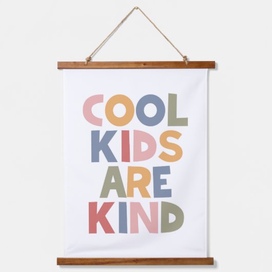 Koele Kinderen zijn vriendelijk Hangend Wandkleed (Voorkant)