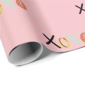 Koele kleurrijke "XOXO" harten Valentijnsdag Cadeaupapier (Rol Hoek)