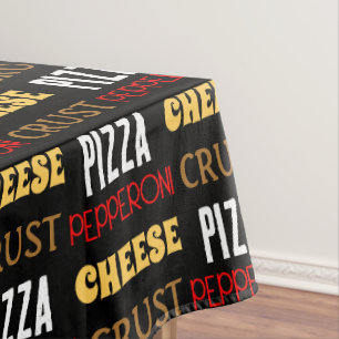 Koele leuke pizza pepperoni kaas korst tekst patro tafelkleed