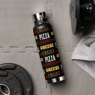 Koele leuke pizza pepperoni kaas korst tekst patro waterfles