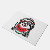 Koele luiaard die watermeloen eet deurmat (Schuin)