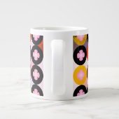 Koele multi gekleurde cirkels & roze klavers grote koffiekop (Achterkant)