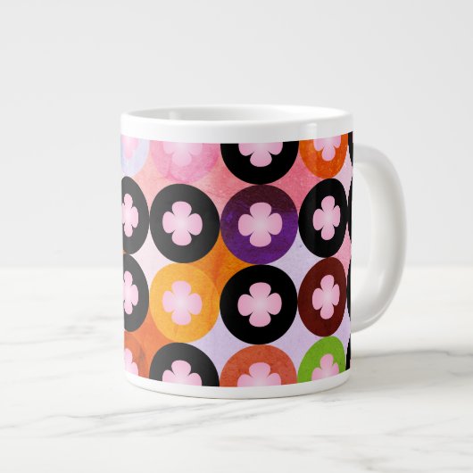 Koele multi gekleurde cirkels & roze klavers grote koffiekop (Voorkant rechts)