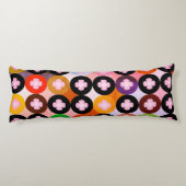 Koele multi gekleurde cirkels & roze klavers lichaamskussen (Achterkant)