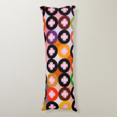 Koele multi gekleurde cirkels & roze klavers lichaamskussen (Voorkant Verticaal)