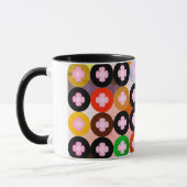 Koele multi gekleurde cirkels & roze klavers mok (Links)