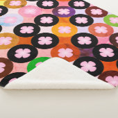 Koele multi gekleurde cirkels & roze klavers sherpa deken (3/4)