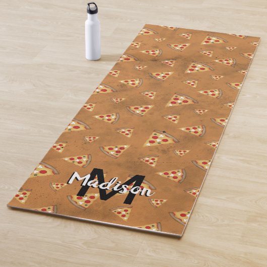 Koele pizzasneden  bruin motief Monogram Yogamat (In situ)