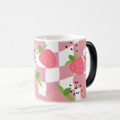 Koele Roze Keuken Aardbeien Geruit Ontwerp Magische Mok (Voorkant rechts)