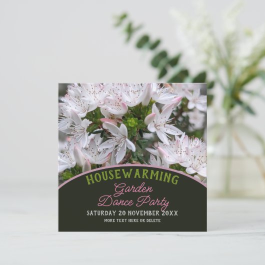 Koele Roze witte bloemen Housewarming Garden Party Kaart (Staand voorkant)
