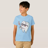 Koele Tand Cartoon met Zonnebril & Koffie Mok T-shirt (Voorkant volledig)