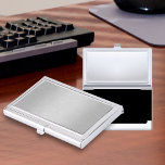 Koele zilveren metalen achtergrond visitekaarthouder<br><div class="desc">Koel visitekaartjes hoesje voor mannen met gesimuleerde geborstelde aluminium achtergrond digitaal gedrukt op de cover om eruit te zien als het echte ding in een mannelijke stijl met lege ruimte kunt u uw eigen maken door het toevoegen van jouw naam, bedrijfsnaam en telefoonnummer. Ontworpen voor elke zakelijke professional die een...</div>