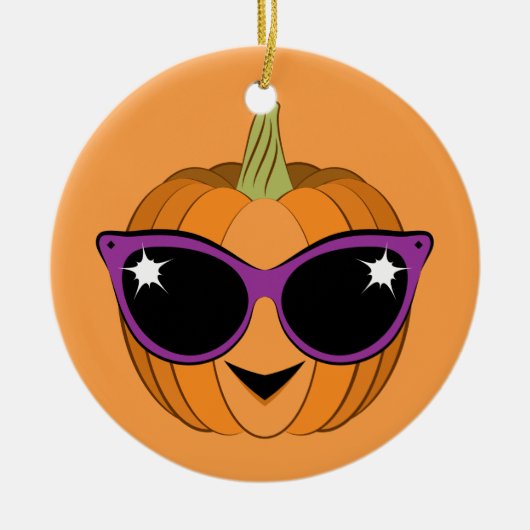 Koelpompoen met een kookpan en een zonnebril met k keramisch ornament (Voorkant)