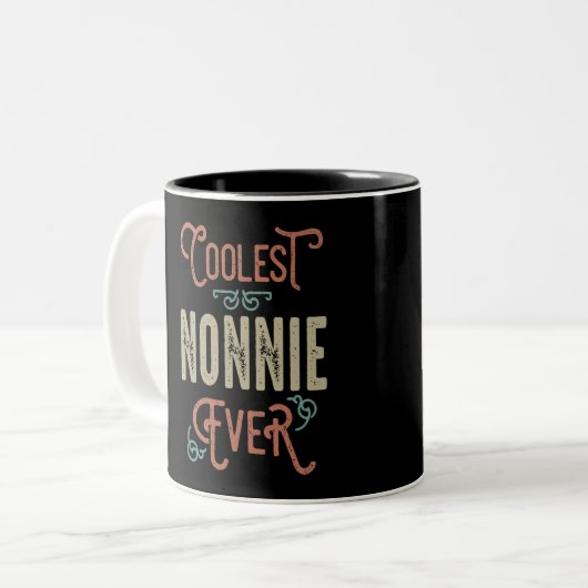 Koelste Nonnie Ever Tweekleurige Koffiemok (Voorkant links)