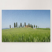 Koeshuis in Toscane met cyperen en tarwe Legpuzzel (Horizontaal)