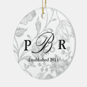 Koesmonogram siergrijs keramisch ornament (Links)