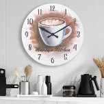 Koffee Latte Espresso Persoonlijke Keukenmuur Grote Klok<br><div class="desc">Koffie Latte Espresso Persoonlijke Keukenmuur Grote Klok. Trendy Persoonlijke naam Aangepaste retro Moderne koffie Latte Espresso Java Cafe Wall Clock door afdrukbaar . De perfecte klok voor de Keuken,  en maakt een geweldig cadeau voor koffieliefhebbers!</div>