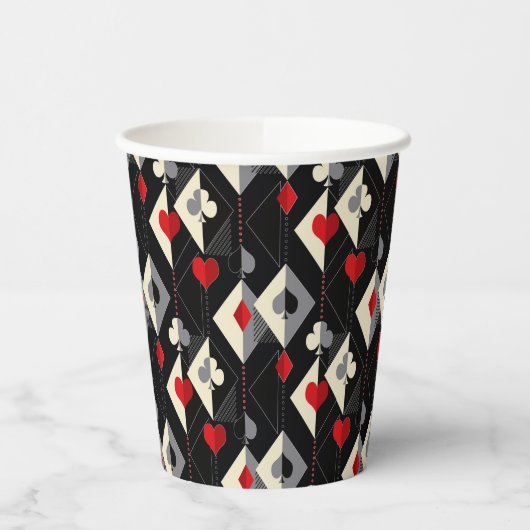 Koffers van speelkaarten in poker. papieren bekers (Links)