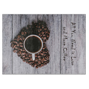 Koffie blijft alles wat je nodig hebt: liefde en k snijplank