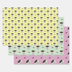 KOFFIE CUPS OP PASTEL ACHTERGRONDEN INPAKPAPIER VEL