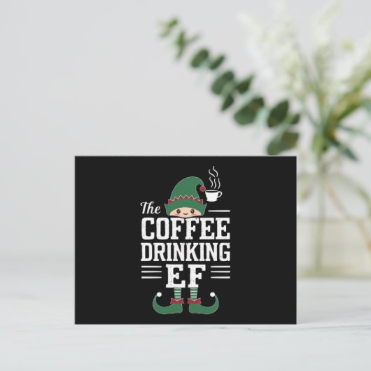 Koffie Drink Elf Familie die Kerstmis aanpast Feestdagenkaart (Staand voorkant)