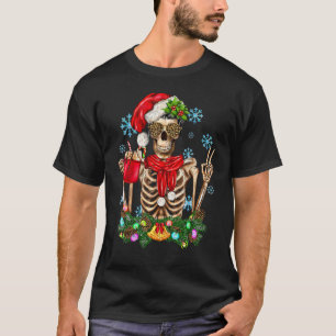 Koffie drinkend skelet Kerst schedel kerstmuts T-shirt
