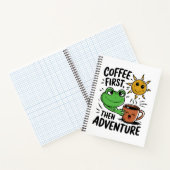 Koffie eerst dan avontuur – Mooie kikker ochtend Notitieboek (Binnen)