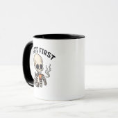 Koffie Eerste Spooky Halloween Skeleton Cafeïne Mok (Voorkant links)