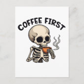 Koffie Eerste Spooky Halloween Skeleton Cafeïne Uitnodiging Briefkaart (Voorkant)