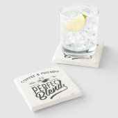 Koffie en vrienden maken het perfecte mengsel stenen onderzetter (Zijkant)