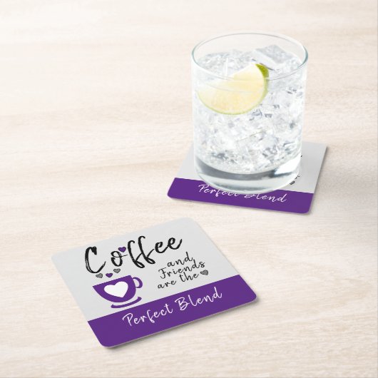 Koffie en vrienden perfecte combinatie van paars kartonnen onderzetters (Insitu)