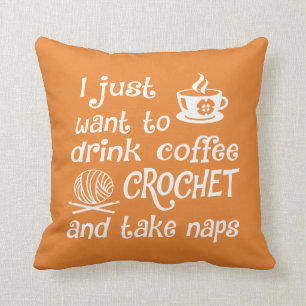 Koffie, haakwerk en kranen kussen