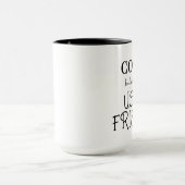 "Koffie helpt me gebruiksvriendelijk te worden" Mok (Midden)