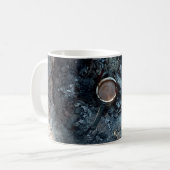 Koffie in de natuur. koffiemok (Voorkant links)