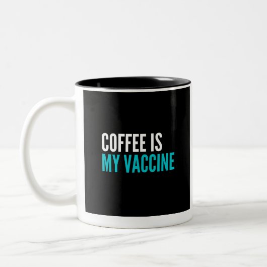 Koffie is mijn vaccin tweekleurige koffiemok (Links)