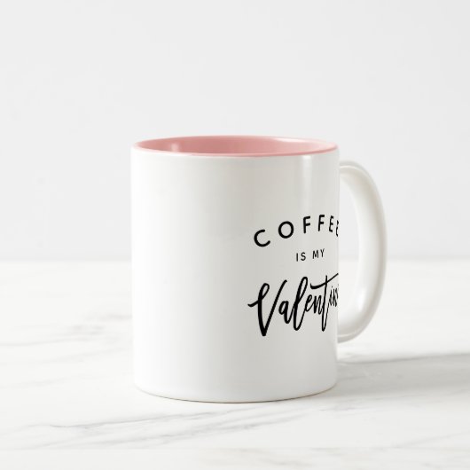 Koffie is mijn Valentijn Funny Humor Script Tweekleurige Koffiemok (Voorkant rechts)
