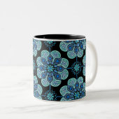 Koffie Mok met blauwe medaillons op zwart (Voorkant rechts)