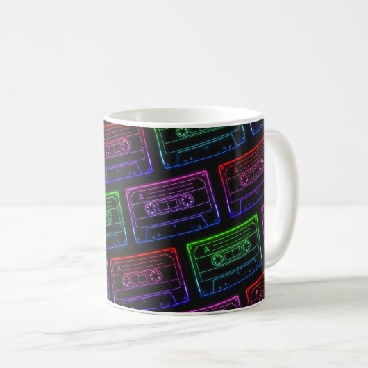 Koffie Mok met Neon Multicolor Cassettepatroon (Voorkant rechts)