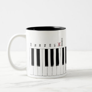 Koffie niet op het toetsenbord van Tea Piano is mu Tweekleurige Koffiemok