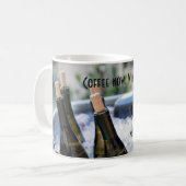 Koffie nu. Wijn later. Grappig mok voor wijnliefhe (Voorkant links)