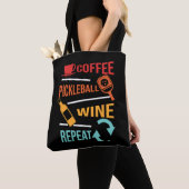 Koffie Pickleball Wine Herhalen voor mannen Tote Bag (Dichtbij)