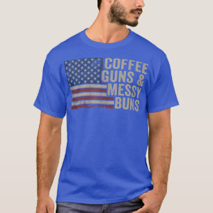Koffie Pistolen en Messy Buns USA Flag Womens Funn T-shirt